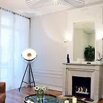 Nice Apartment Rue De Passy In Paris