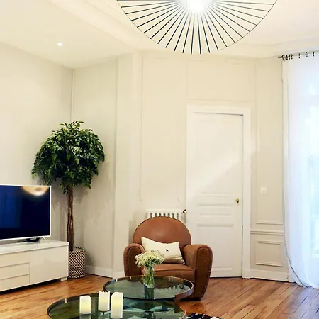 Apartment Nice Rue De Passy In